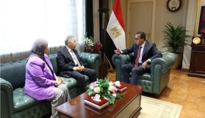 وزير الصحة يبحث مع نقيبي الأطباء والتمريض عددا من قضايا العاملين في المنظومة