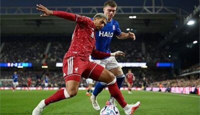 ليفربول يتقدم على إيبسويتش تاون في الشوط الأول 