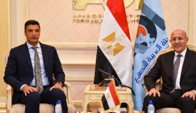 رئيس العربية للتصنيع ووزير الصناعة يبحثان تعميق التصنيع المحلي وتوطين التكنولوجيا