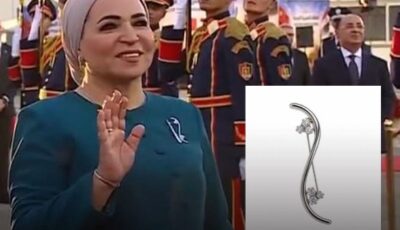 «بروش» السيدة انتصار السيسي يلفت الأنظار في استقبال الرئيس الصيني وقرينته